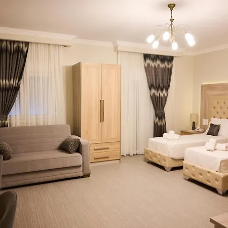 Famissi 3 Aparthotel 4*