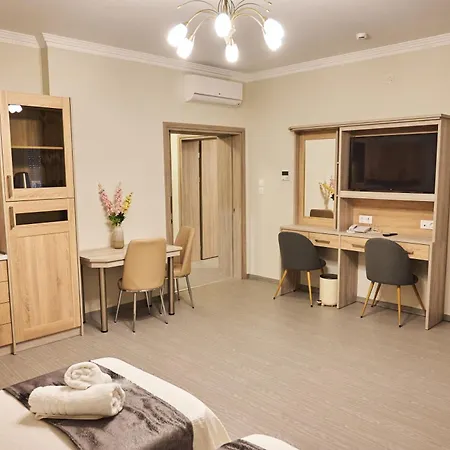 Famissi 3 Aparthotel