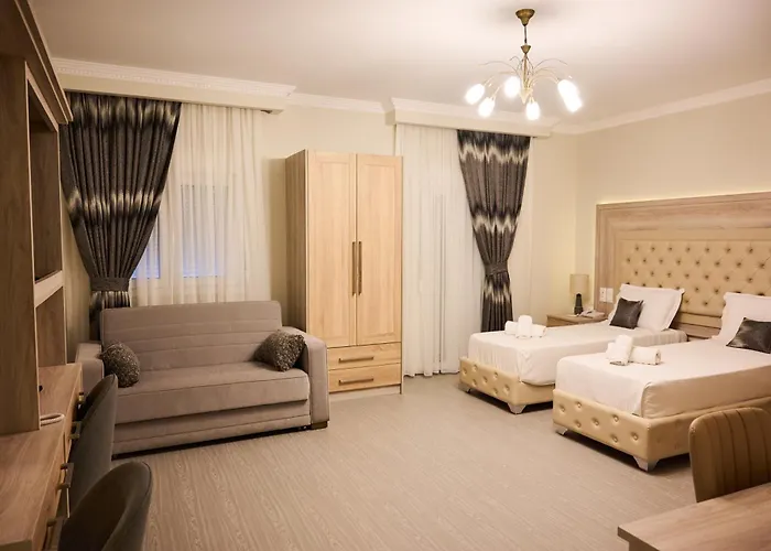 Famissi 3 アパートホテル 4*