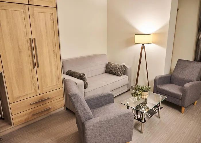 Famissi 3 アパートホテル 4*