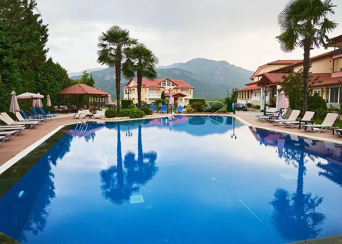 Famissi 3 アパートホテル カランバカ